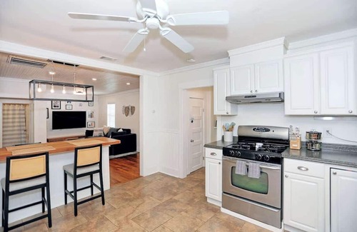 Whitemarsh Island Casa | Adorable Bungalow Near City, Marina, & Tybee Beach