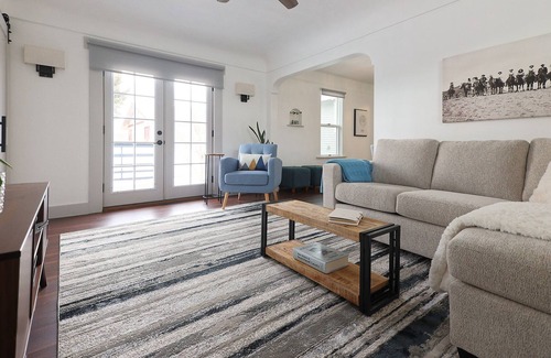 Dillon Casa | Adorable bungalow renovated from top to bottom!