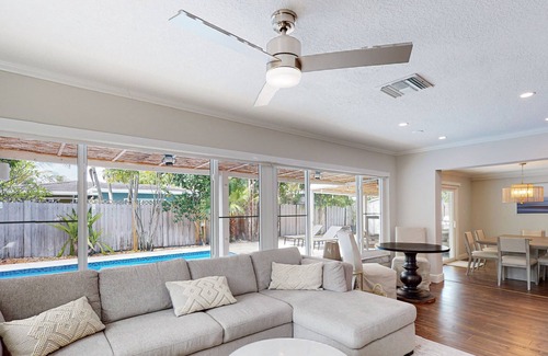 North Corals Casa | Adorable bungalow with an enclosed yard, private pool, grill, firepit, W/D, & AC