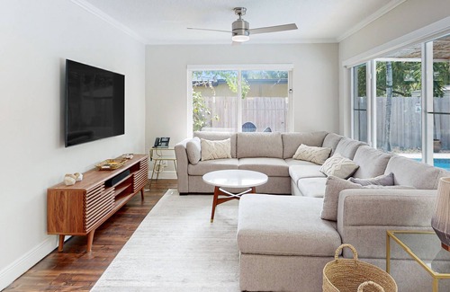 North Corals Casa | Adorable bungalow with an enclosed yard, private pool, grill, firepit, W/D, & AC