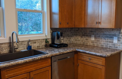 North Greece Casa | Adorable Cape Cod on Lake Ontario Waterfront