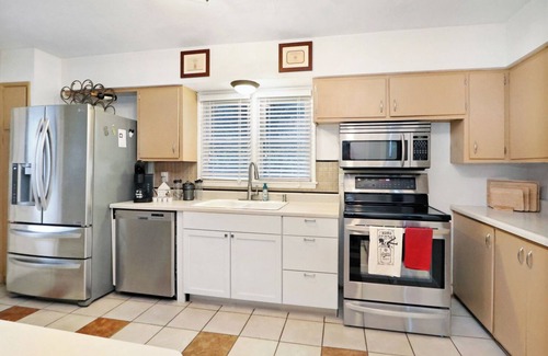 Manhattan Casa | Adorable & Charming Single-Family Home!