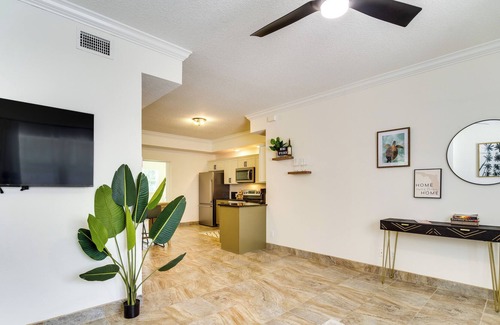 Crescent Beach Condominio | Adorable Cocoa Beach Condo: Walk to the Ocean!