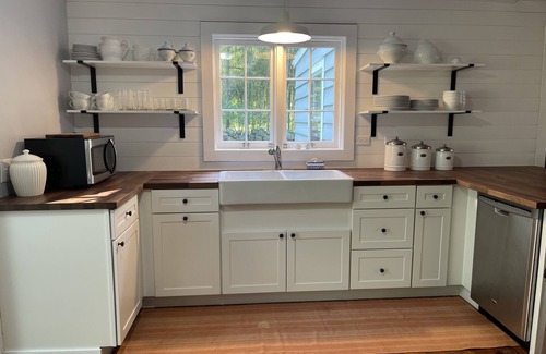 Madison Casa | Adorable Cottage close to Beaches and Town
