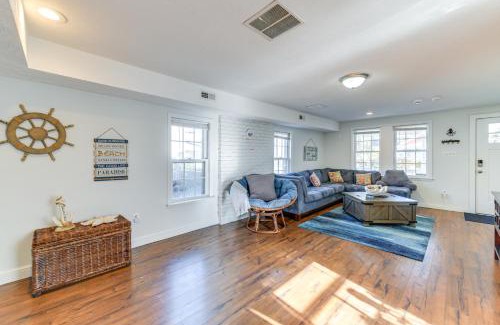 Colonial Beach Casa | Adorable Cottage Fire Pit, Walk to Colonial Beach