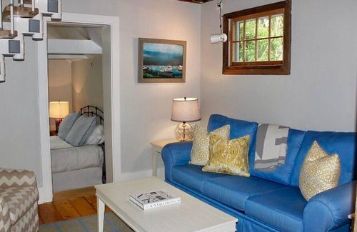 Nantucket Town Casa | Adorable Cottage on West Dover-Town