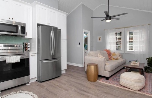 Key West Historic District Cabaña | Adorable Cottage Retreat in the Heart of Old Town - Steps from Duval - Pool!