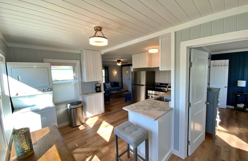 Surf Side Shores Casa | Adorable cottage w/ Beach Access