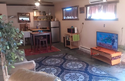 Canoncito Apartamento | Adorable County Getaway Studio, all-inclusive