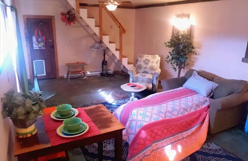Canoncito Apartamento | Adorable County Getaway Studio, all-inclusive