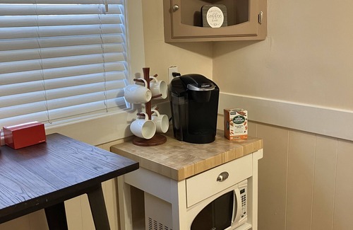 Oregon City Casa | Adorable Cozy OC Bungalow, Oregon City