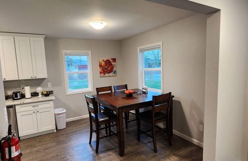 Longview Casa | Adorable Cozy Remodeled Home