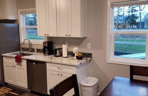 Longview Casa | Adorable Cozy Remodeled Home