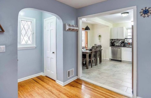 North Greece Casa | Adorable&Cozy Suburban Home Mins from Dwtn/Airport