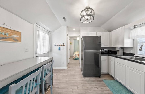 Chincoteague Casa | Adorable Dog-Friendly Cottage in the heart of Chincoteague!