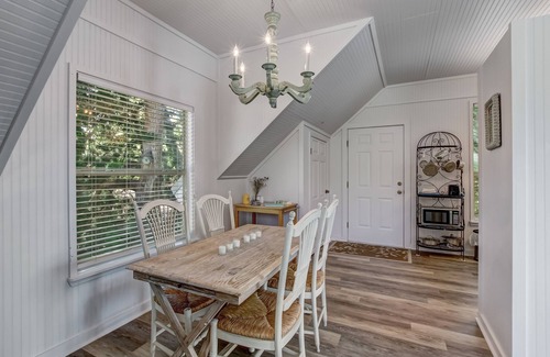 Fernandina Beach Apartamento | Adorable Dog Friendly Garage Apartment in the Historic District of Old Town!