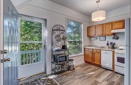 Fernandina Beach Apartamento | Adorable Dog Friendly Garage Apartment in the Historic District of Old Town!