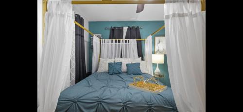 Spencer J. McCallie Casa | Adorable Downtown Cottage