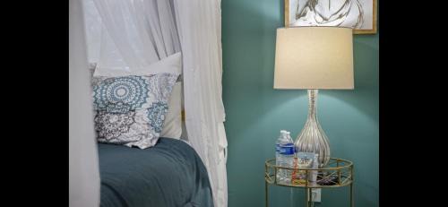 Spencer J. McCallie Casa | Adorable Downtown Cottage