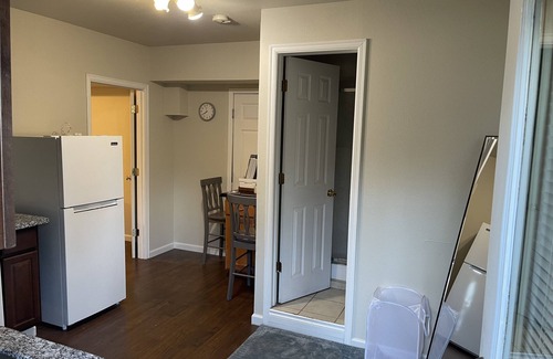 Holly Casa | Adorable fully remodeled Suite with Kitchen and office area
