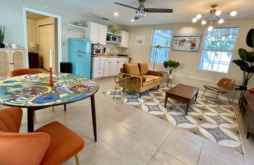Mount Dora Apartamento | Adorable guest house with pool, Pet Friendly, in downtown Mount Dora,