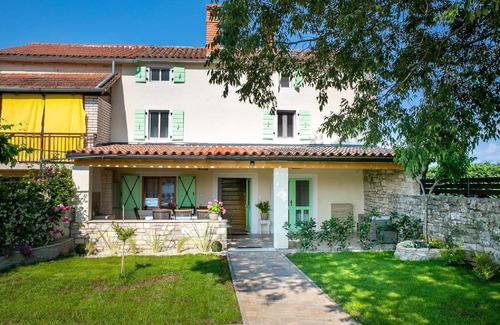 Krmed Casa | Pintoresca granja en Krmed con jardín