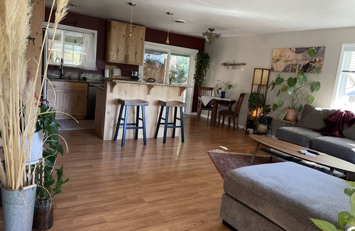 Grass Valley Casa | Adorable house walking distance to town-comfy private back patio