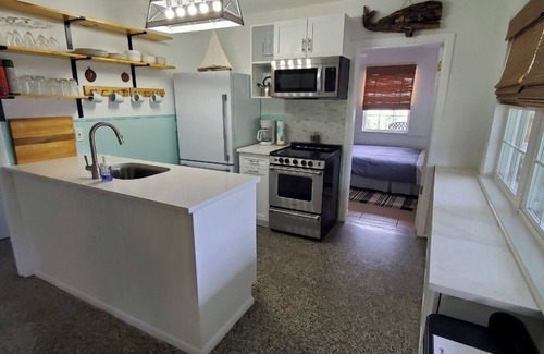 Vero Beach Casa | Adorable house with a large private back yard in sunny Vero Beach