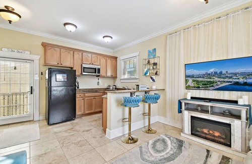 Hyde Park Apartamento | Adorable Hyde Park Apartment w/Parking & Gym