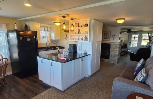Ashville Casa | Adorable lakefront 4-bedroom house with AC in Ashville on Chautauqua Lake
