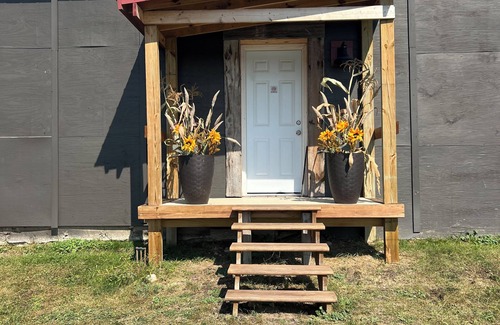 Petoskey Alquiler De RV | Adorable little campground in Petoskey with river nature views