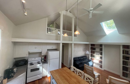 Lopez Island Cabaña | Adorable Lopez Island Cottage