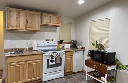 Hamilton Cabaña | Adorable Out of Town Guest House