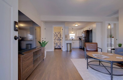 Manhattan Casa | Adorable, Peaceful 2 Bed ADU - The Hidden Stone