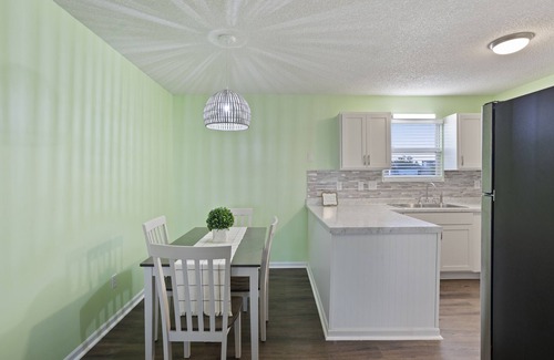 Jacksonville Casa | Adorable Townhome with Water Views