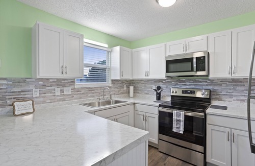 Jacksonville Casa | Adorable Townhome with Water Views