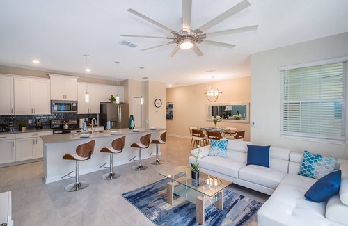 Kissimmee Chalet De Esquí | Adorable Townhouse 4Bed/3Bath/Pool/5Min Disney