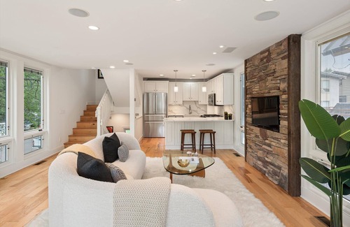 West End Casa | Adorable Yellow Single Family Home in Aspen's West End