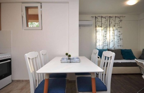 Mrcevac Apartamento | Adriatic Haven – Cozy Tivat Apartment with a Terrace - One Bedroom Apartment