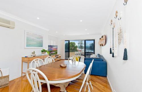 North Haven Apartamento | Adrift at Dolphin Cove Apt 5 - riverfront modern