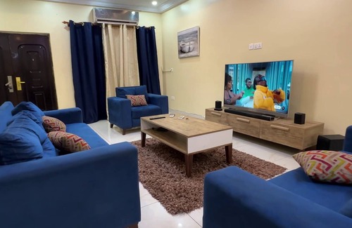 Teshie Apartamento | Adroit Villa 2