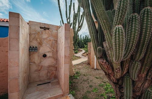 Santa Cruz Casa | Adults-Only Casita w/ King Bed, Pool, BBQ & Nature Views Near Aruba Nat’l Park!