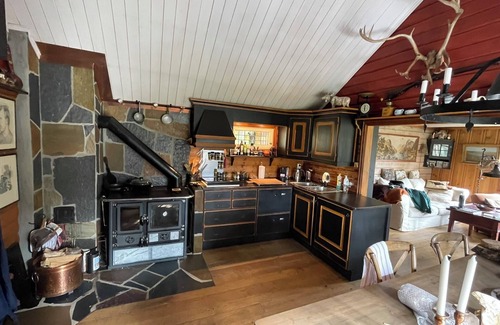 Sor-Aurdal Cabina | Adventure and wilderness in a mountain cabin with canoe, fishing rods, bikes and skiing