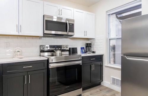 Steamboat Springs Hotel | Adventure Awaits! Four Serene Units for Families, Near Steamboat Ski Resort, Hot tub, Ski Equipment Rental, Free Parking, Skiing
