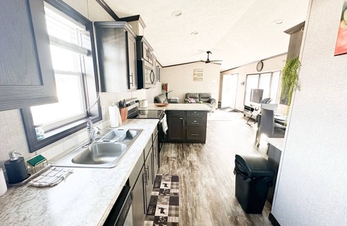 Nordegg Cabina | Adventure Await! 20minute to Abraham Lake Ice Bubbles, Full home+ Mountain views