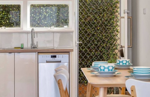 West Beach Apartamento | Adventure Awaits Footsteps from West Beach