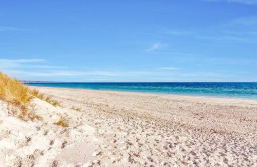 West Beach Apartamento | Adventure Awaits - Footsteps from West Beach
