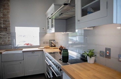 Breakish Casa | Eilean Sionnach Lighthouse Cottage