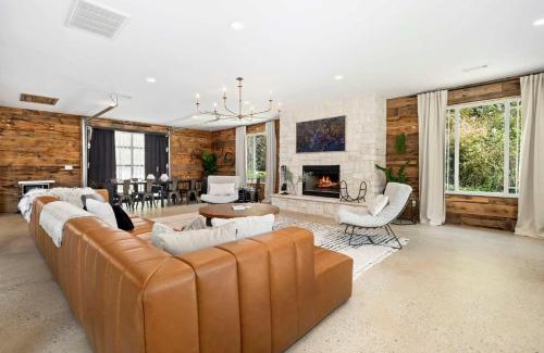 Bella Vista Casa | Adventure Barn-On Fixer to Fabulous-Outdoor Oasis