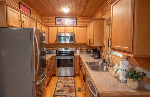 Jefferson Cabina | Adventure Cabin! Fire Pit, State Park, Fishing, Mtn Views, Hot Tub, WiFi